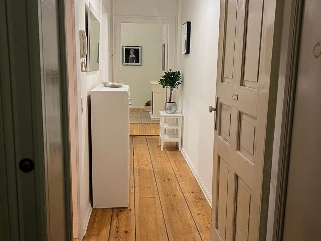 Old building * Kreuzberg * Bergmann Kiez * stylish & luxury Appartement * U Station Mehringdamm * near Tempelhof Field *, Berlin Amsterdam Apartments for Rent