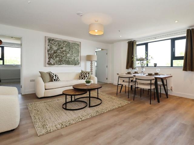Old Gloucester Road, Bristol BS16, 2 bed flat to rent, £1,500 pcm | PrimeLocation