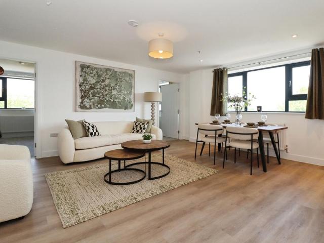 Old Gloucester Road, Bristol, BS16 2 bed flat to rent £1,500 pcm £346 pw