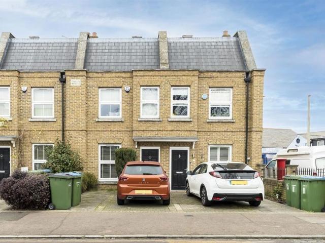 Old Dover Road, Blackheath Royal Standard, London, SE3 8UQ, United Kingdom | 3 bed townhouse for rent #138472363 | Rentberry