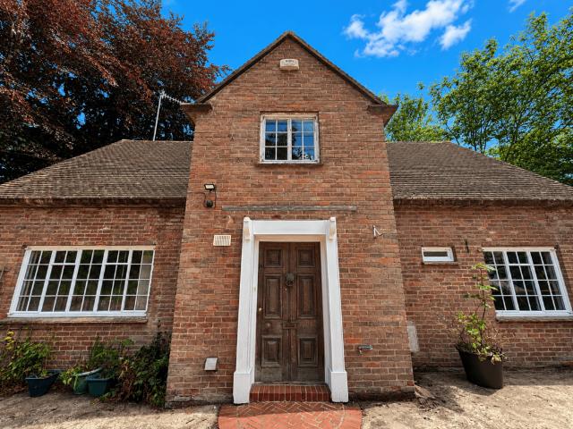 Old Dover Road, Canterbury 4 bed detached house to rent £1,900 pcm £438 pw