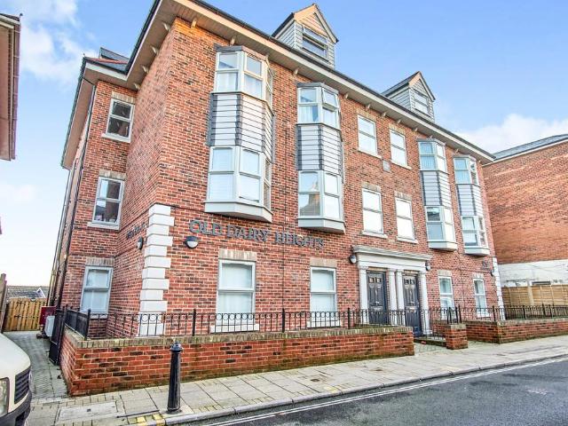 Old Dairy Heights, 91 High Street, PO33 2 bed flat to rent £850 pcm £196 pw
