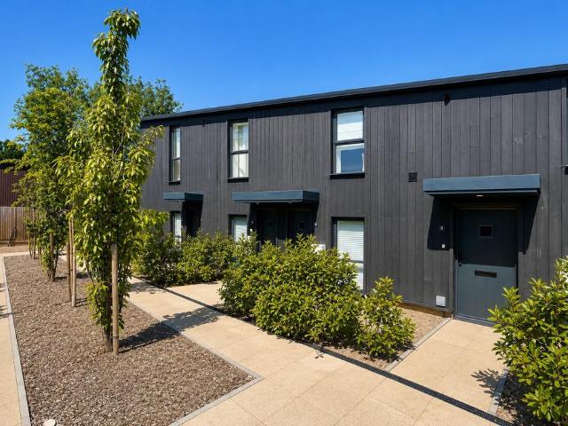 Old Dairy Mews, Norwood Hill RH6 1 bed maisonette to rent £1,350 pcm £312 pw