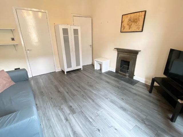 Old Dumbarton Road, 1/01, Glasgow, Yorkhill, G3 8RE