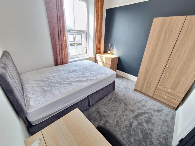 Old Durham Road, Gateshead NE8 1 bed in a house share to rent £450 pcm £104 pw