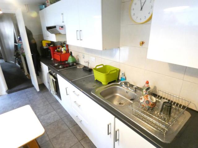 Old Ford Road, Bethnal Green E2 1 bed flat to rent £1,900 pcm £438 pw