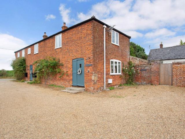 Old Farm Cottages, Vicarage Lane, Tunstead, Norwich NR12, 3 bed detached house to rent, £1,750 pcm | PrimeLocation