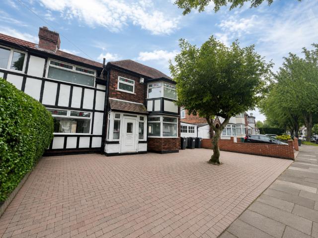 Old Farm Road, Birmingham, West Midlands 2 bed semi detached house to rent £1,250 pcm £288 pw