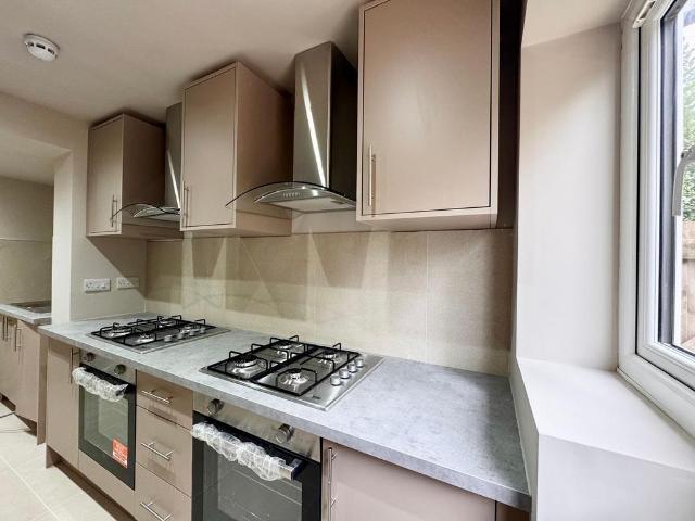 Old Farm Road, West Drayton, UB7 6 bed terraced house to rent £4,000 pcm £923 pw