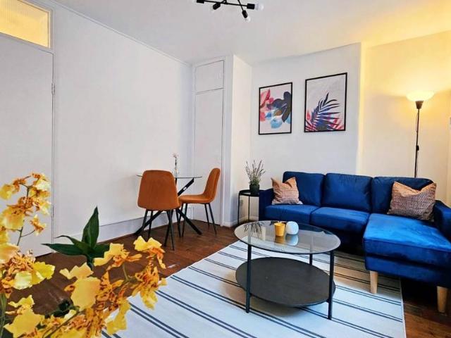 Old Kent Road, London SE1 1 bed apartment to rent £1,650 pcm £381 pw