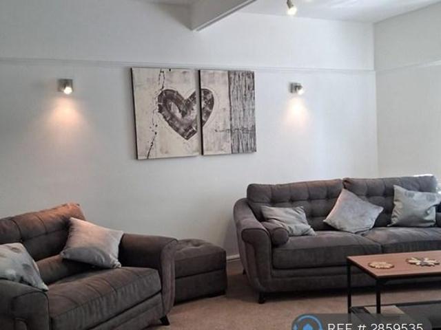 Old Kilpatrick, Glasgow, G60 2 bed flat to rent £950 pcm £219 pw
