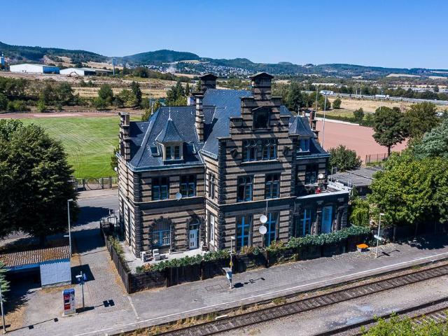 Old Kruft train station shines in new splendor