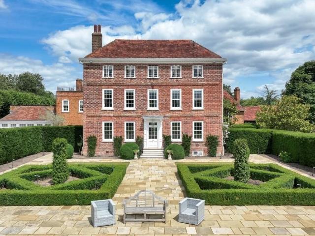 Old House Lane, Kings Langley, Hertfordshire WD4 10 bed detached house to rent, £28,167 pcm | PrimeLocation