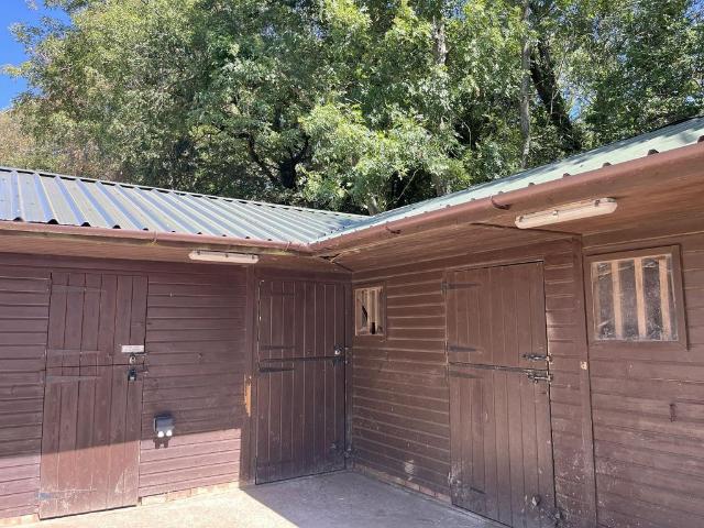 Old Holbrook Lane, Horsham, RH12 Equestrian property to rent £1,100 pcm £254 pw