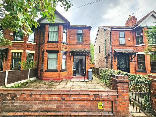 Old Hall Lane, Manchester, M19 3 bed semi detached house to rent £1,550 pcm £358 pw