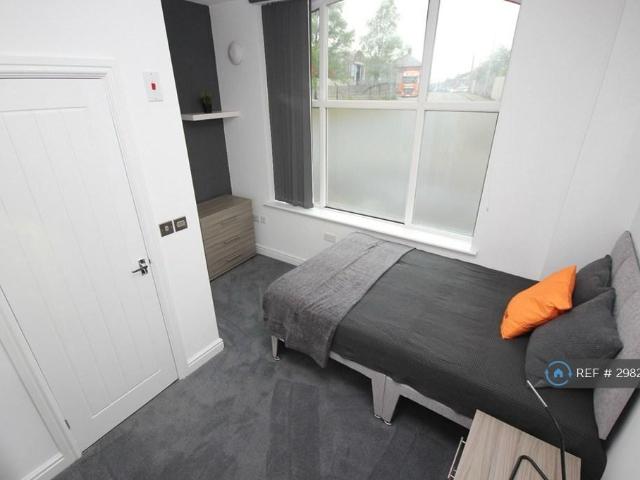 Old Hall St, Bolton, BL4 1 bed in a house share to rent £595 pcm £137 pw