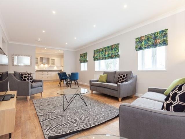 Old High Street, Headington OX3, 2 bed flat to rent, £2,000 pcm | PrimeLocation