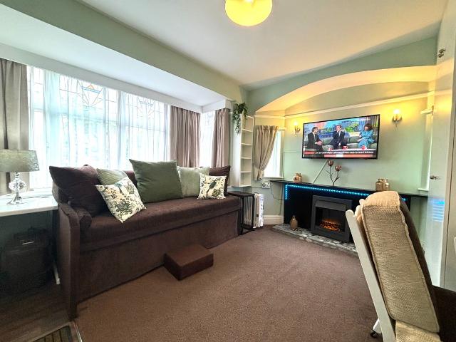 Old Oak Road, Birmingham B38, Studio to rent, £675 pcm | PrimeLocation