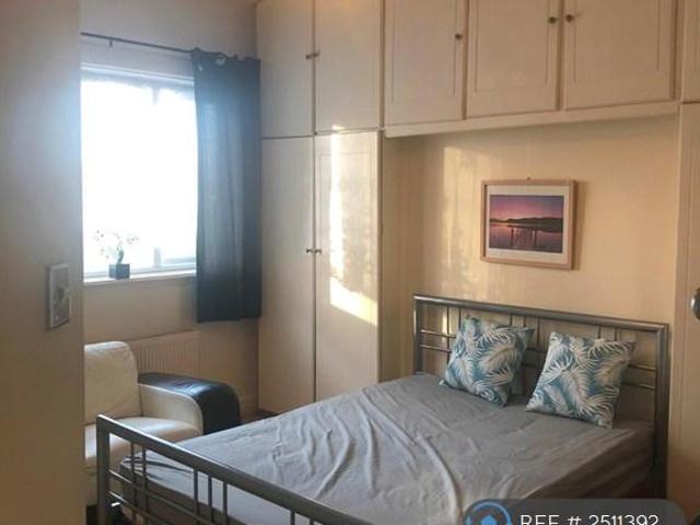 Old Oak Road, London, W3 1 bed in a flat share to rent £850 pcm £196 pw