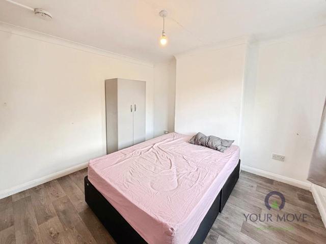 Old Lodge Lane, Purley CR8 1 bed in a house share to rent £850 pcm £196 pw