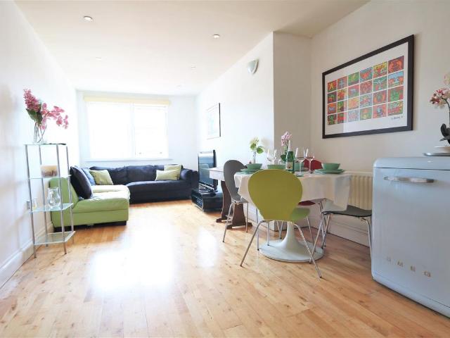 Old London Road, Kingston Upon Thames KT2, 2 bed flat to rent, £2,000 pcm | PrimeLocation