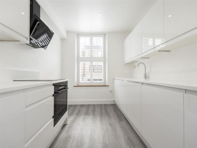 Old London Road, Kingston Upon Thames KT2, 2 bed flat to rent, £2,000 pcm | PrimeLocation