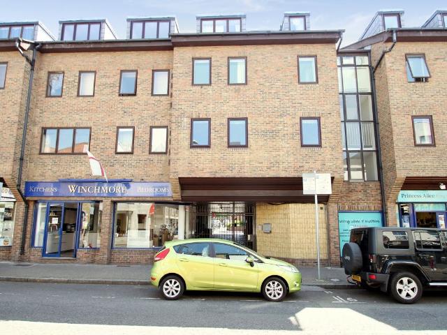 Old London Road, Kingston Upon Thames, Surrey KT2, 3 bed flat to rent, £2,250 pcm | PrimeLocation