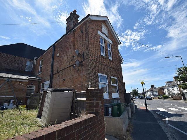 Old London Road, Hastings TN35, 2 bed flat to rent, £1,200 pcm | PrimeLocation