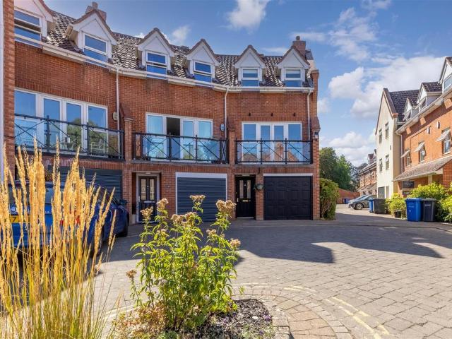 Old Laundry Court, Norwich 1 bed in a house share to rent £795 pcm £183 pw