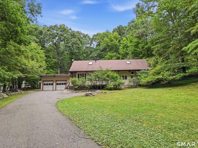 Old Lantern Dr S, Bethel, Home For Sale