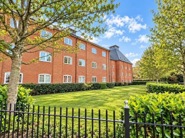 Old Maltings Approach, Melton. 1 bed apartment to rent £850 pcm £196 pw