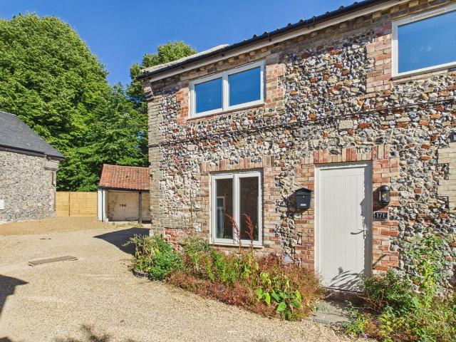 Old Market Street, Thetford IP24, 2 bed end terrace house to rent, £1,500 pcm | PrimeLocation