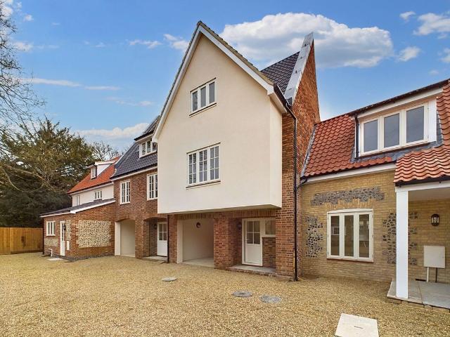 Old Market Street, Thetford IP24, 2 bed town house to rent, £1,500 pcm | PrimeLocation
