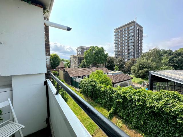 Old Market Square, London E2, 3 bed maisonette to rent, £3,500 pcm | PrimeLocation