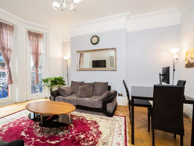 Old Marylebone Road, Marylebone, London NW1, 2 bed flat to rent, £2,968 pcm | PrimeLocation