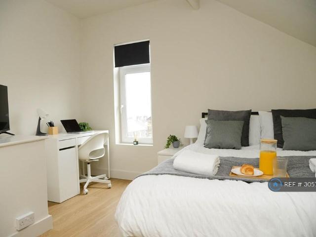 Old Mill Lane, Barnsley, S71 1 bed in a house share to rent £455 pcm £105 pw