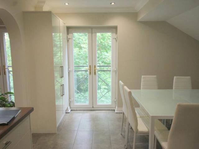 Old Mill Place, Wraysbury. 2 bed apartment to rent £1,400 pcm £323 pw