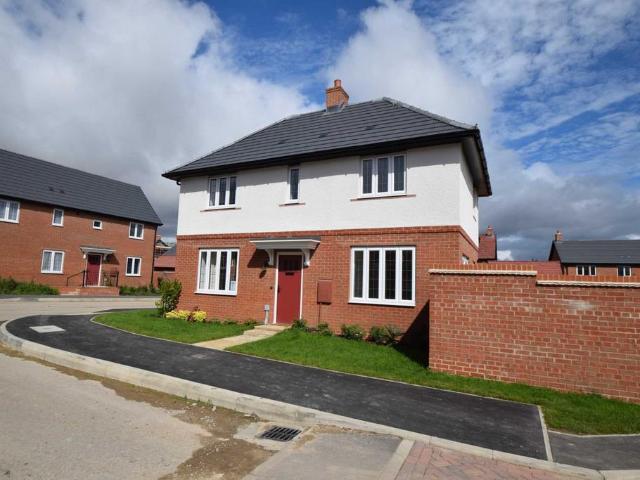 Old Norse Way, Watlington 3 bed detached house to rent £2,100 pcm £485 pw
