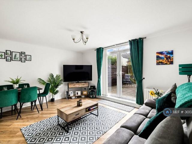 Old School Court, Folkestone, CT20 2 bed maisonette to rent £1,280 pcm £295 pw