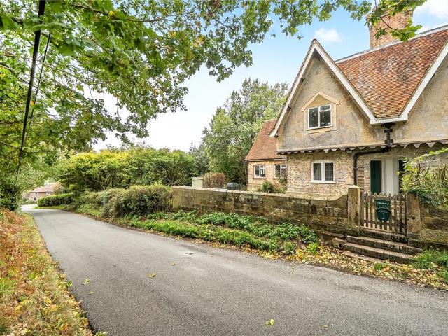 Old School House, The Pound 2 bed semi detached house to rent £1,800 pcm £415 pw
