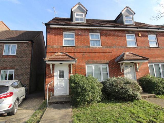 Old School Place, Hove BN3 3 bed semi detached house to rent £2,100 pcm £485 pw