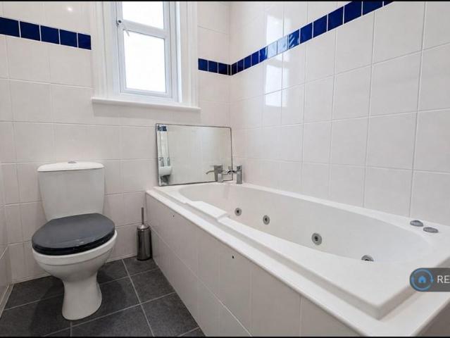 Old Shoreham Road, Hove, BN3 2 bed maisonette to rent £1,850 pcm £427 pw