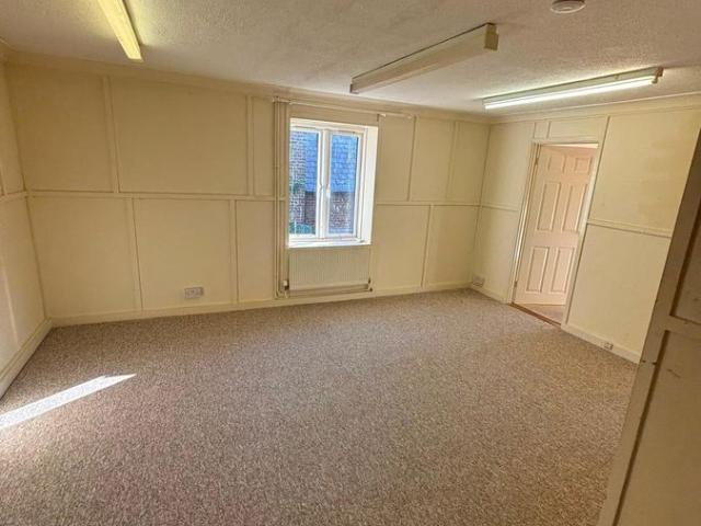 Old Squash Courts, Teynham ME9, 2 bed flat to rent, £1,050 pcm | PrimeLocation