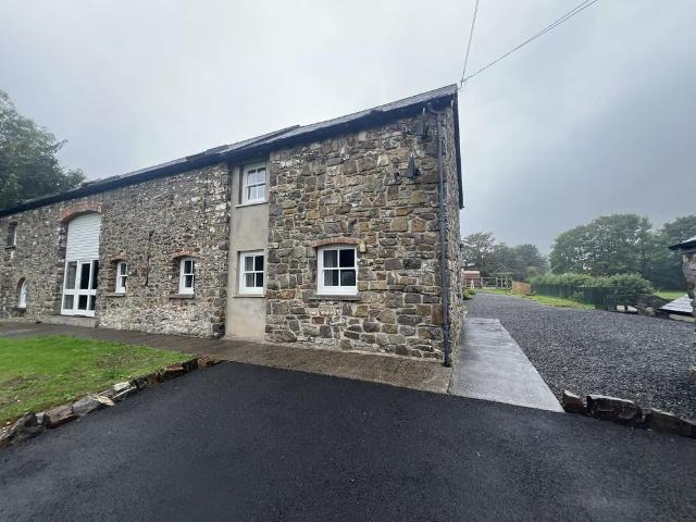 Old St Clears Road, Johnstown. 2 bed house to rent £750 pcm £173 pw