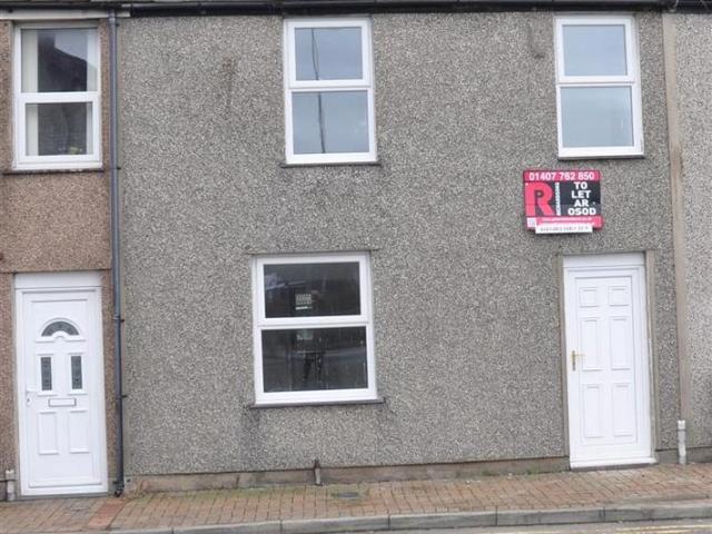 Old Station Road, Kingsland, Holyhead 2 bed terraced house to rent £750 pcm £173 pw