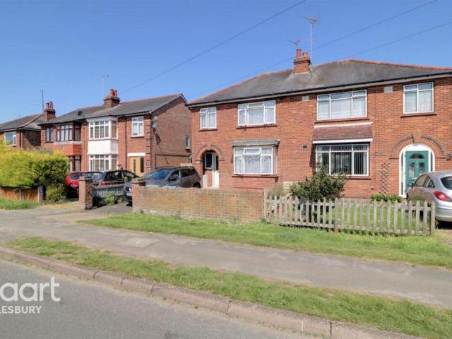 Old Stoke Road, Aylesbury 3 bed semi detached house to rent £1,650 pcm £381 pw