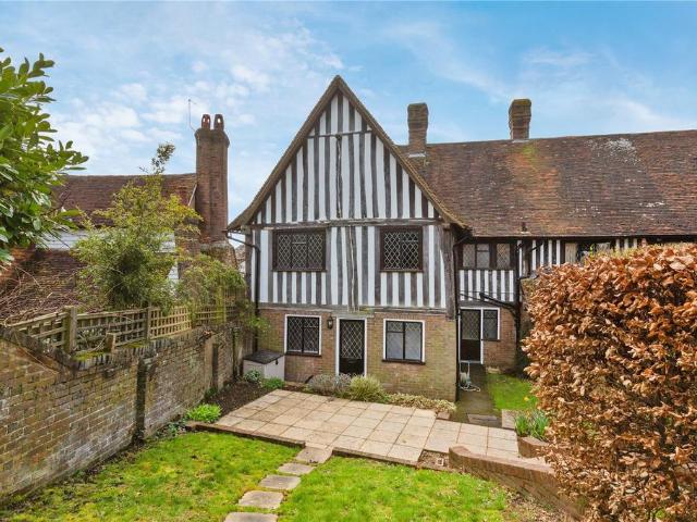Old Palace, High Street, Brenchley. 2 bed end of terrace house to rent £1,850 pcm £427 pw