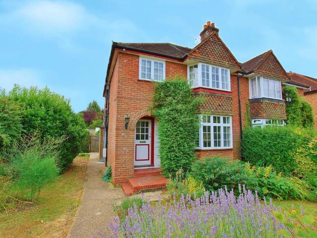 Old Palace Road, Guildford, Surrey, GU2 3 bed semi detached house to rent £2,350 pcm £542 pw
