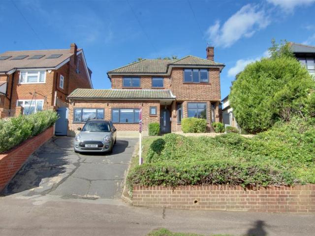 Old Park View, Enfield 4 bed detached house to rent £4,250 pcm £981 pw