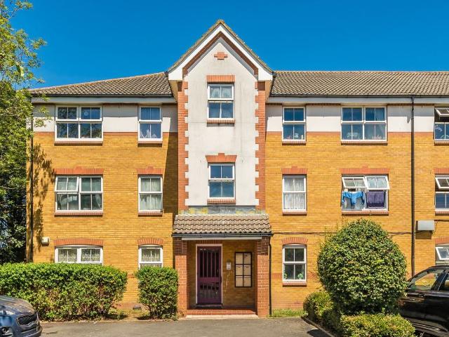 Old Park Mews, Hounslow TW5, 2 bed flat to rent, £1,800 pcm | PrimeLocation